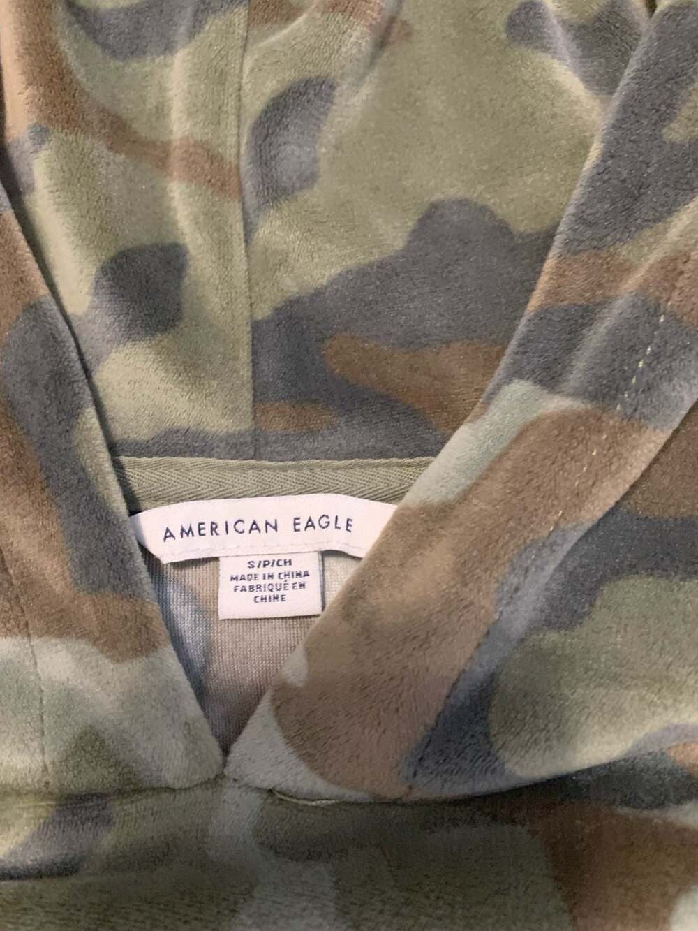 American Eagle Size S Camo Velour Hoodie - Picture 3 of 4
